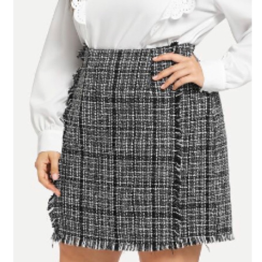 Frayed trim tweed skirt plus size
